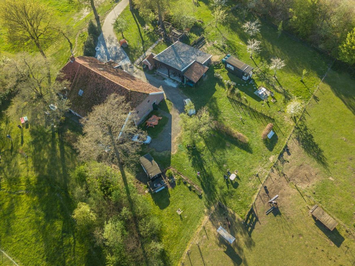 Pipowagen Elsebein Groningen Westerwolde Unieke Ligging Met Eigen Tuin En Vrij Uitzicht Over Veld Naar Natuurgebied Onstwedde Exterior photo